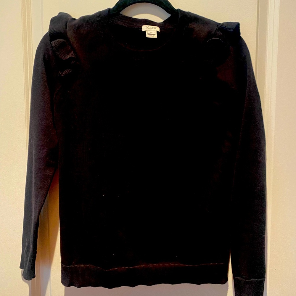 Women’s ruffle shoulder sweater